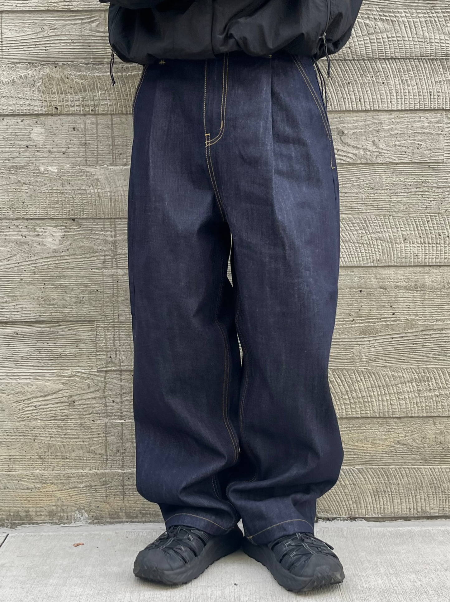 ONE BAGGY PANTS