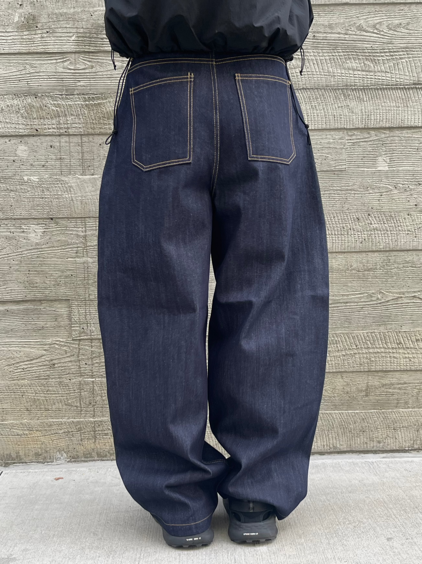 ONE BAGGY PANTS