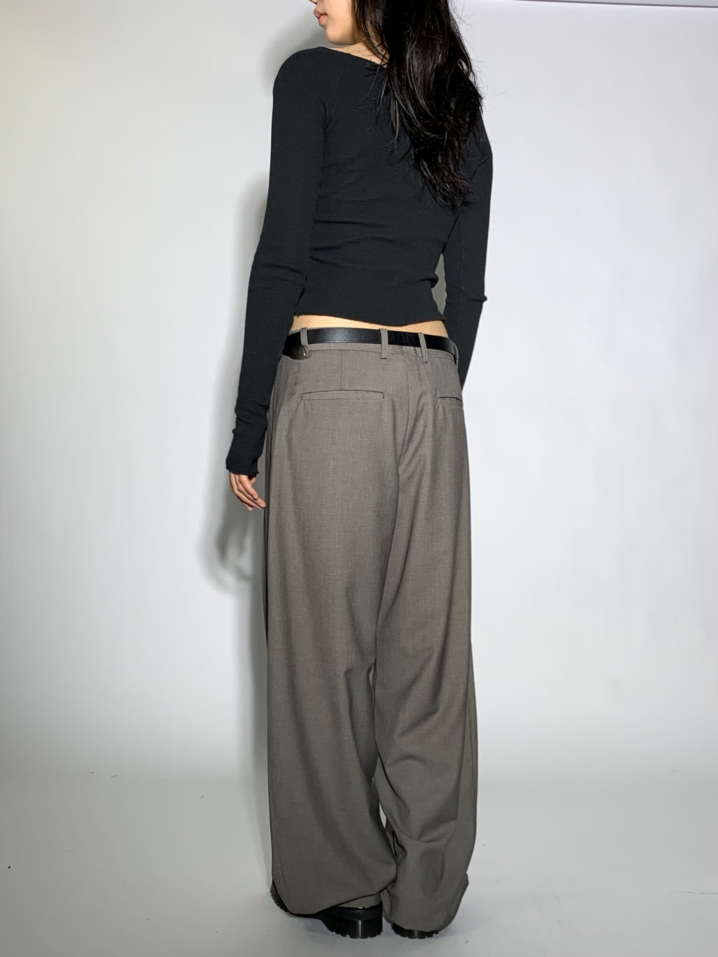 ONE PLEATED SLACKS