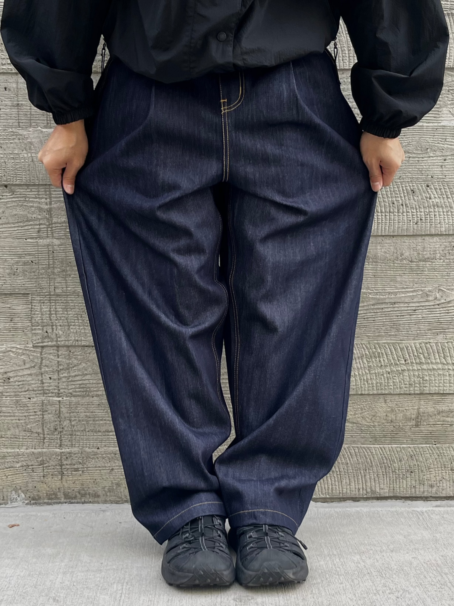 ONE BAGGY PANTS