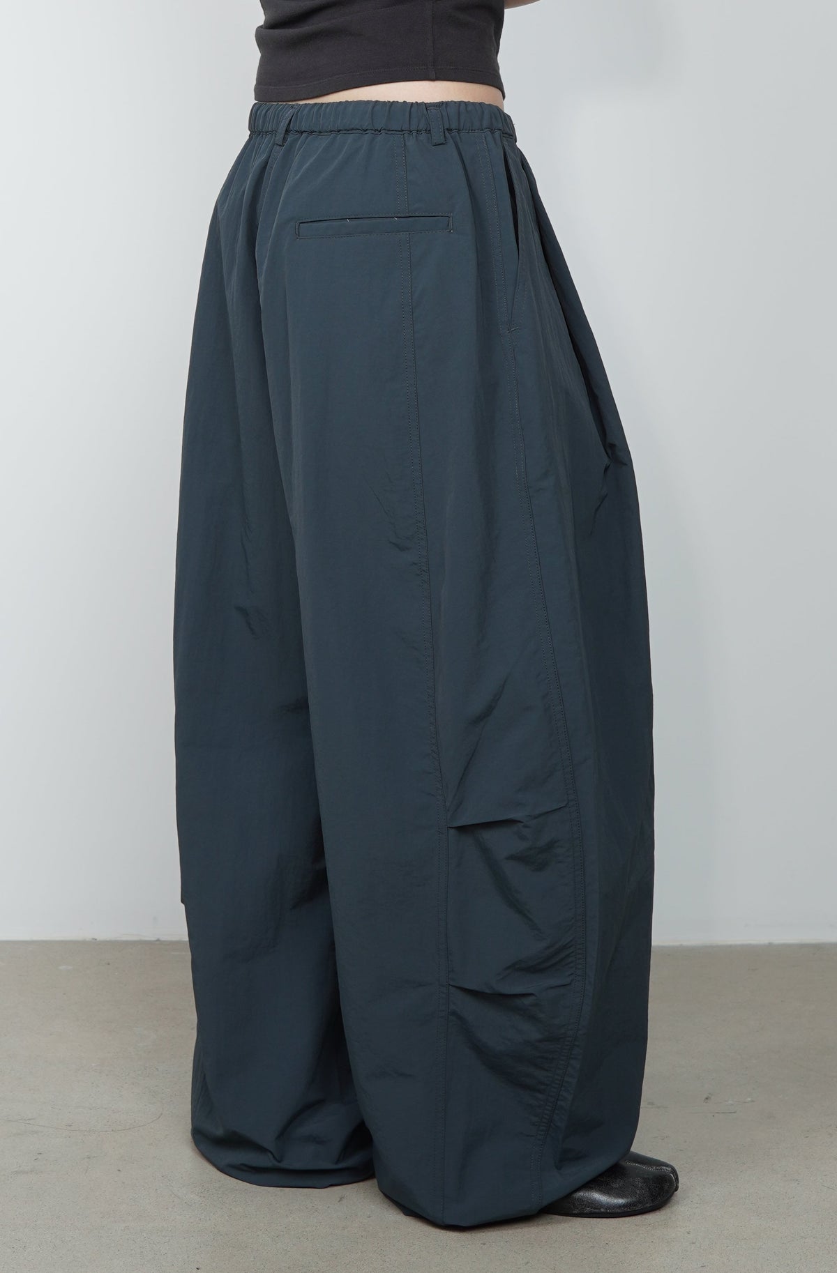 NYLON BARREL PANTS
