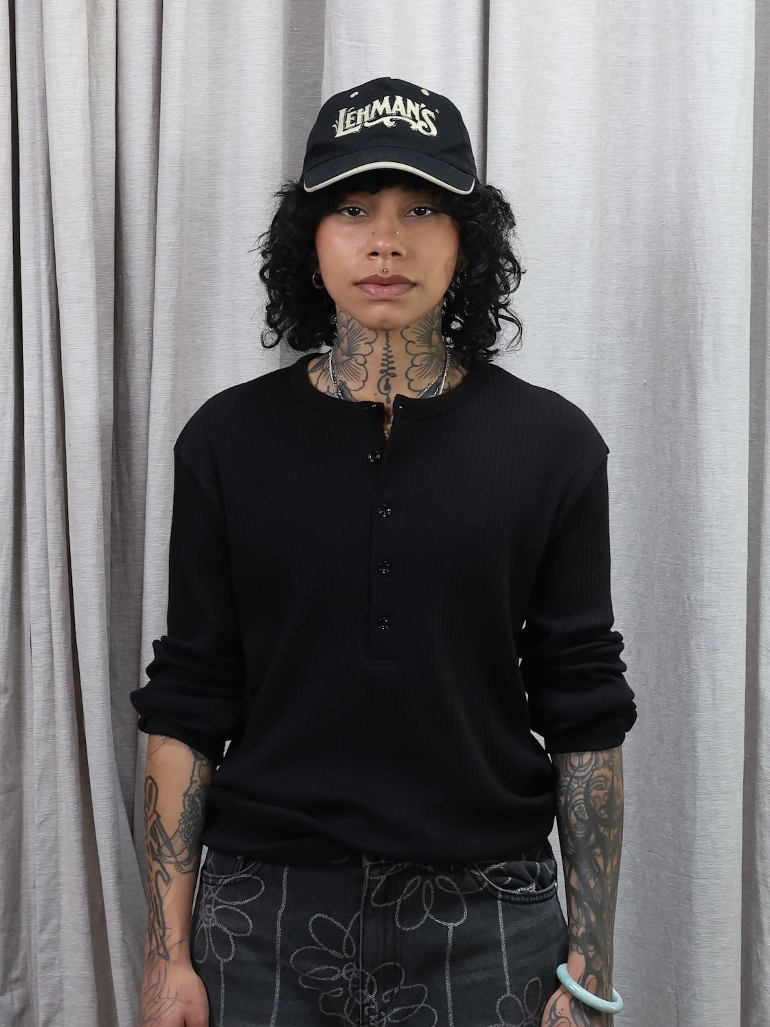 SLIM BUTTON TEE
