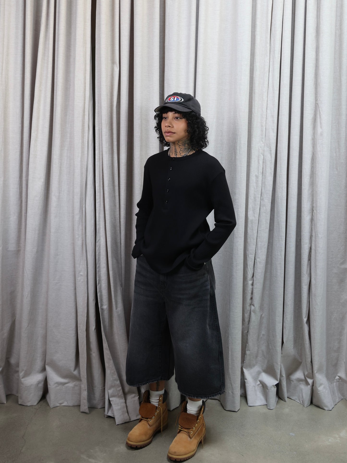 WASHED DENIM BERMUDA