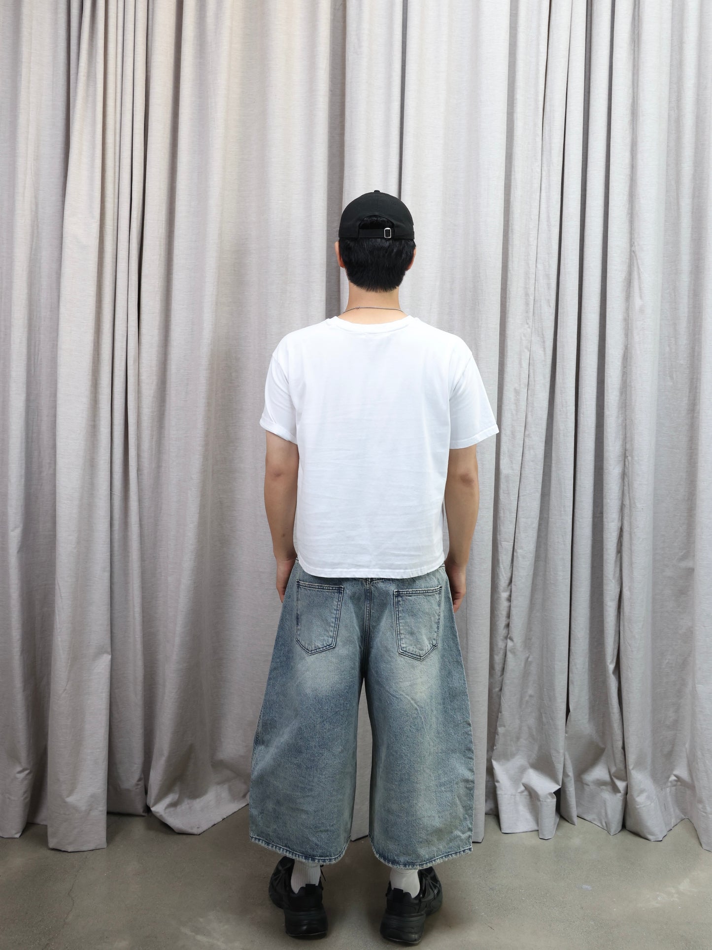 WASHED DENIM BERMUDA