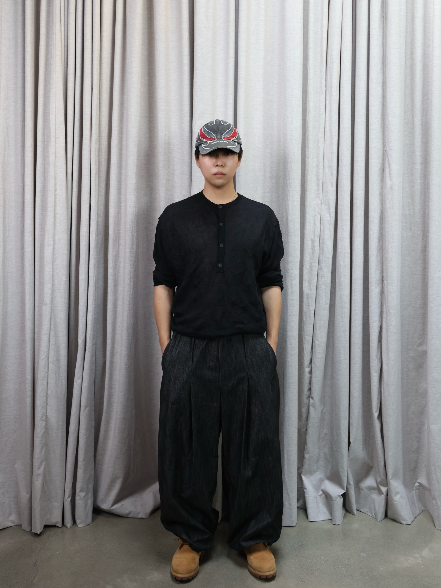 NON FADE PINTUCK PANTS