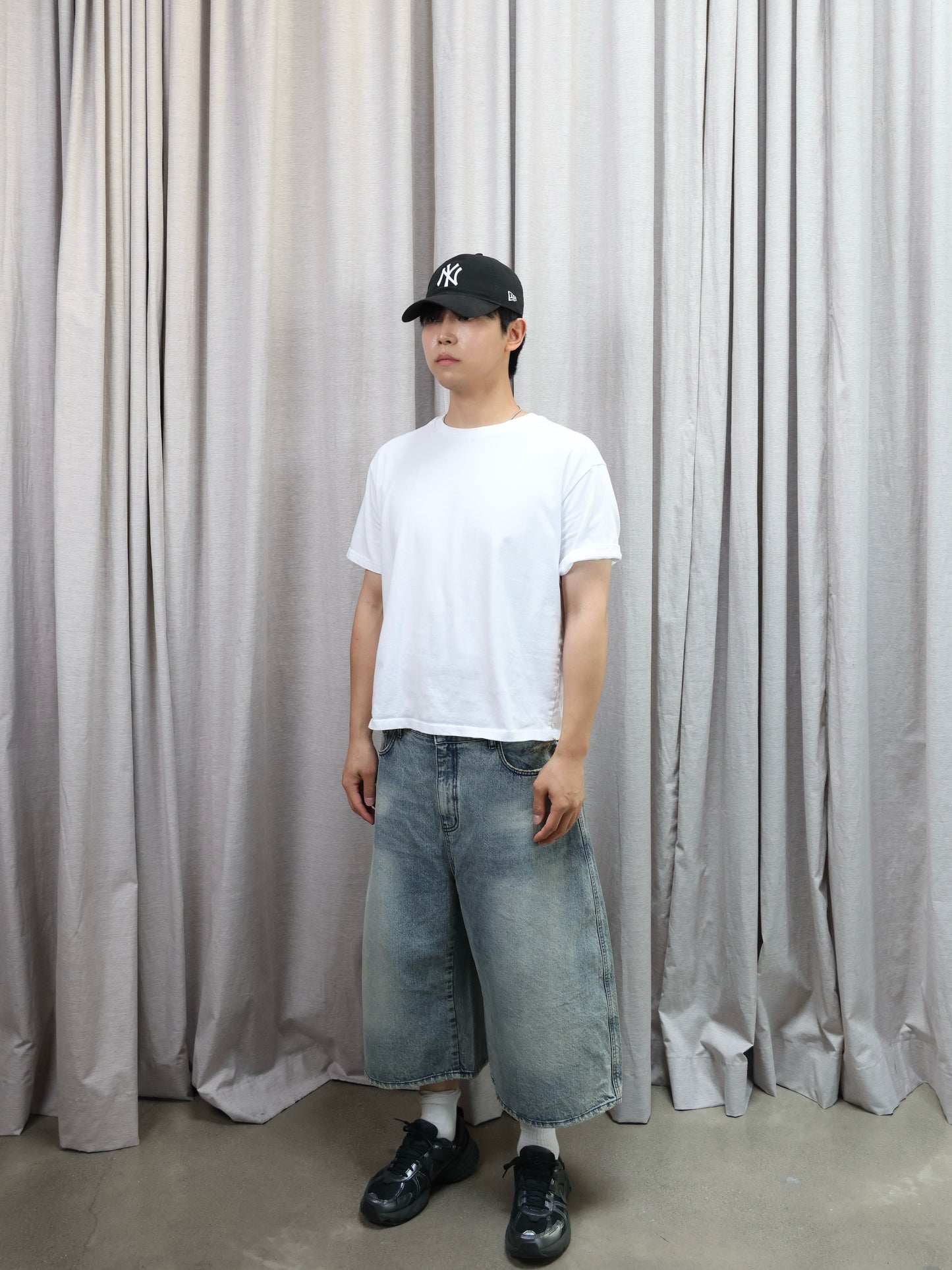 WASHED DENIM BERMUDA
